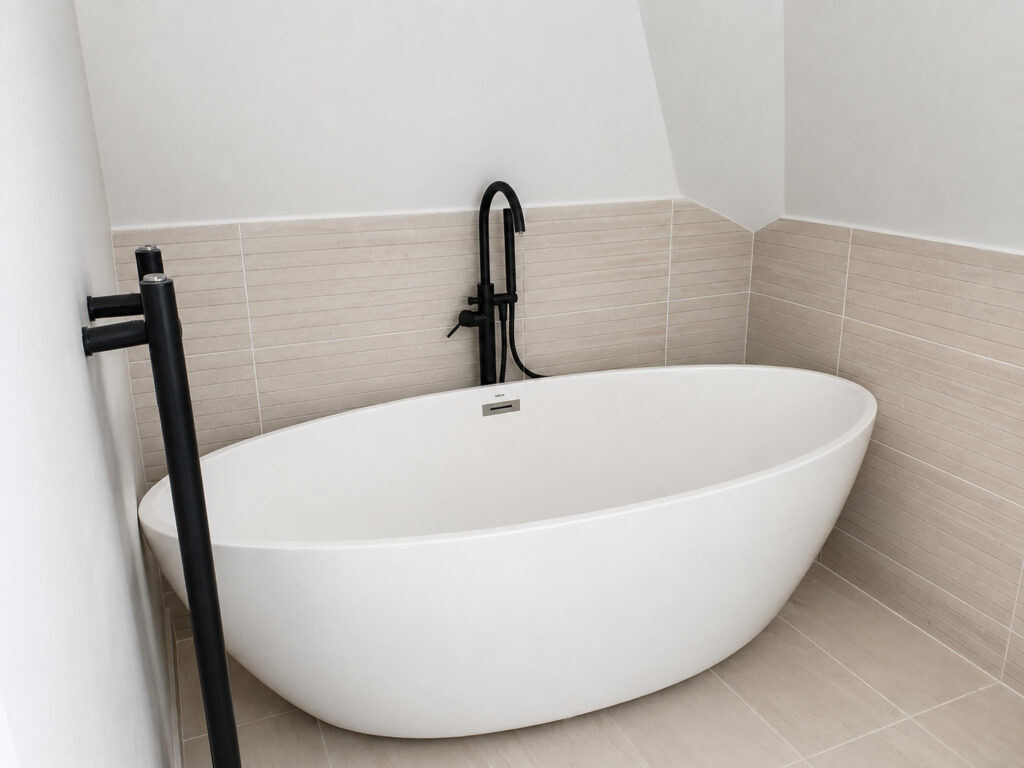 10_REAL_Freestanding_Bathroom_Black_Tap